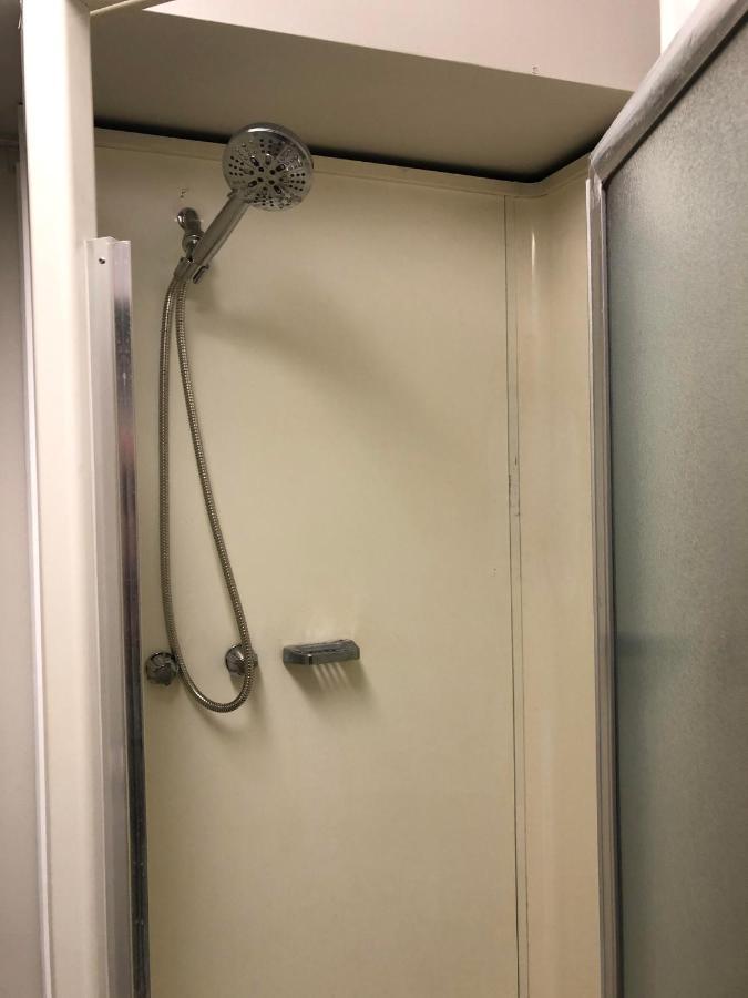 Cozy Guest Close To Downtown Sights & Subway Station Vancouver