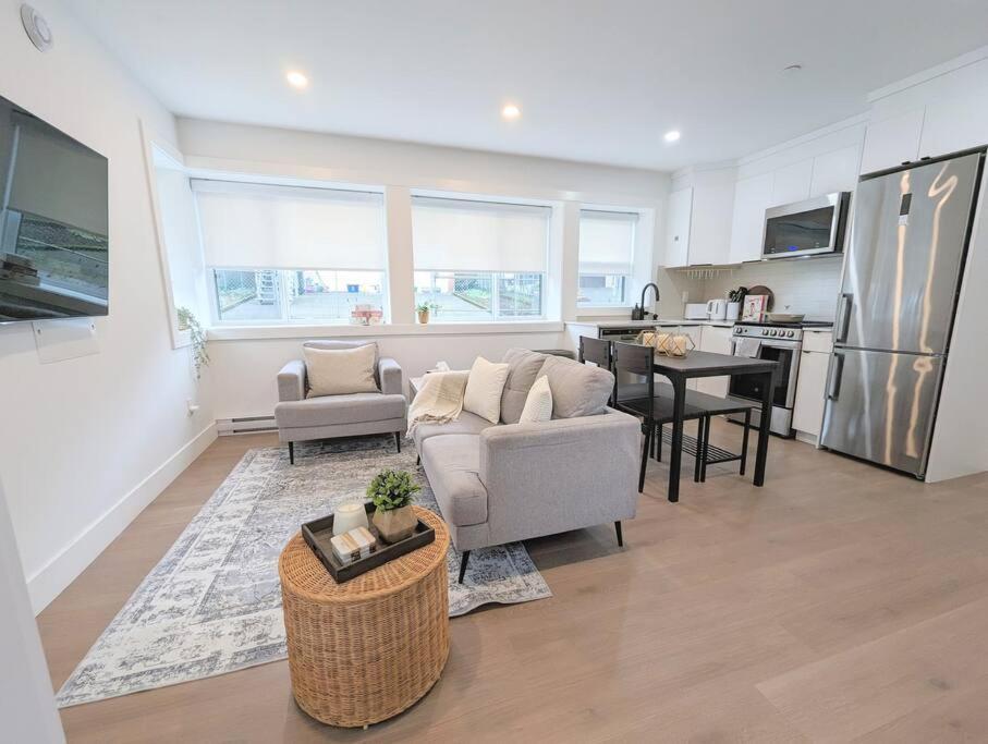 Centrally Located, Modern, 2 Bedroom * Vancouver