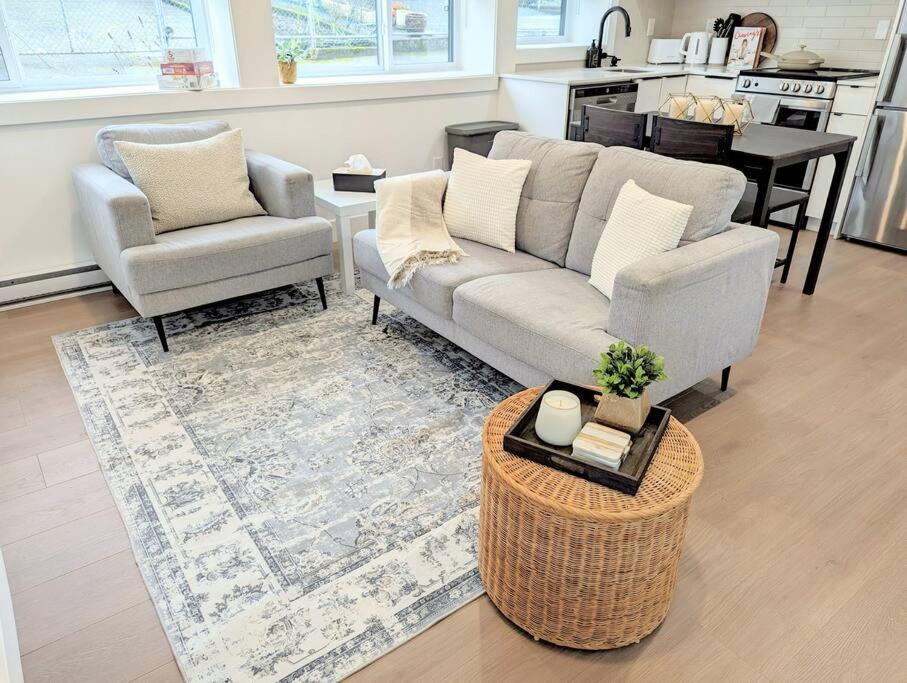 Centrally Located, Modern, 2 Bedroom
