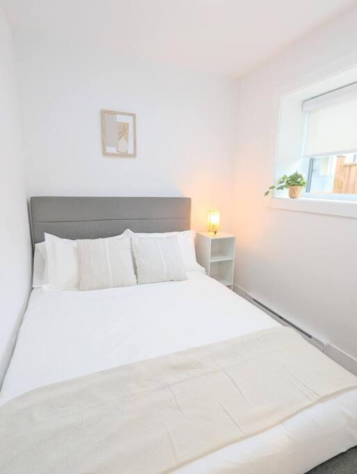 Holiday home Centrally Located, Modern, 2 Bedroom *
