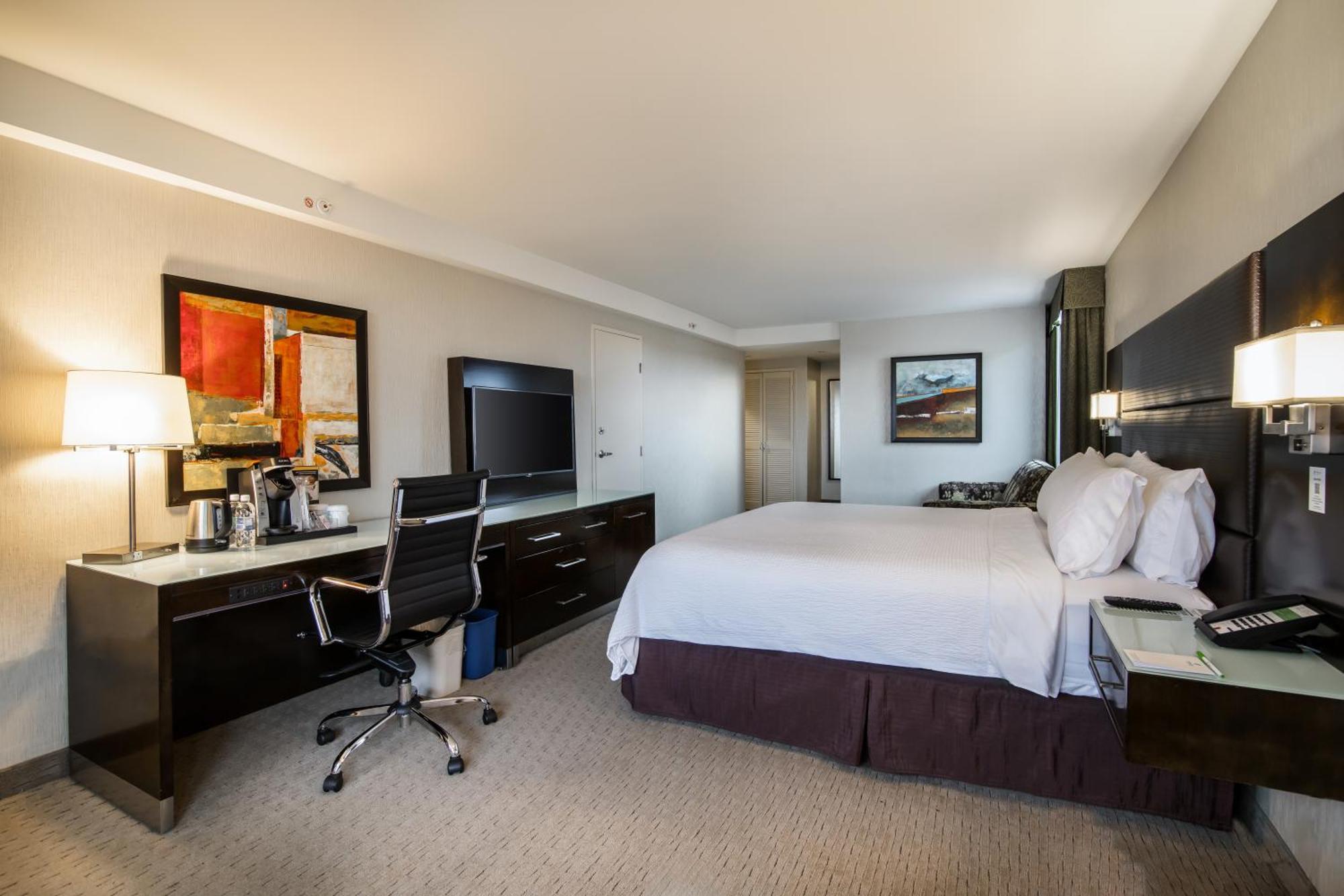 Vancouver-centre Broadway By Ihg Hotel 3*