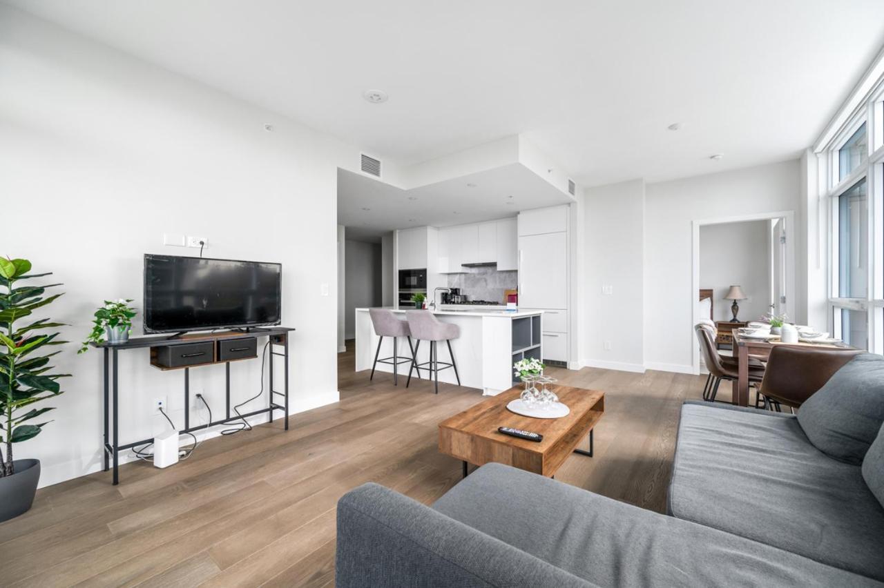 Apartment Urban Oasis: Stylish Retreat At Ubc Vancouver