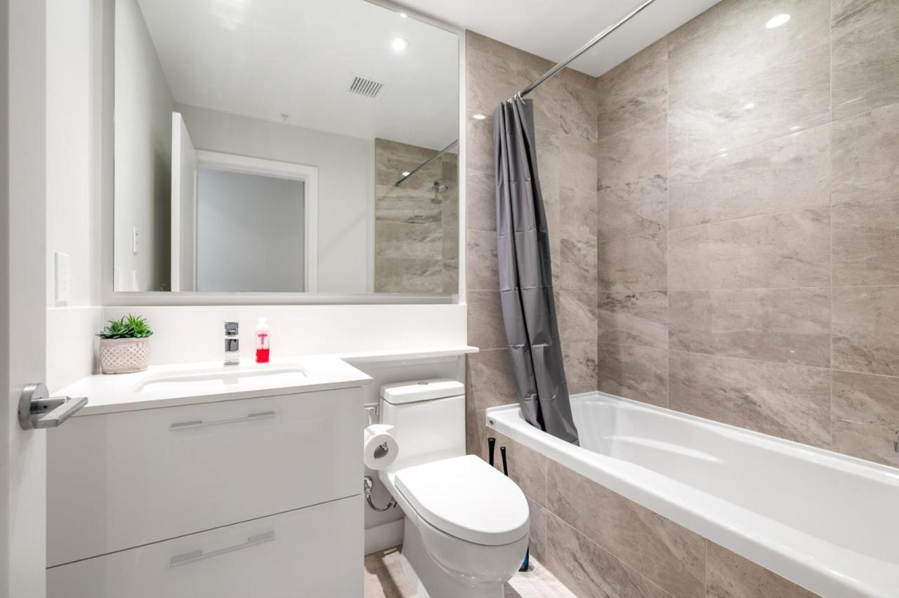 Apartment Urban Oasis: Stylish Retreat At Ubc