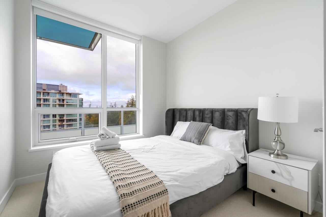 Urban Oasis: Stylish Retreat At Ubc Apartment Vancouver