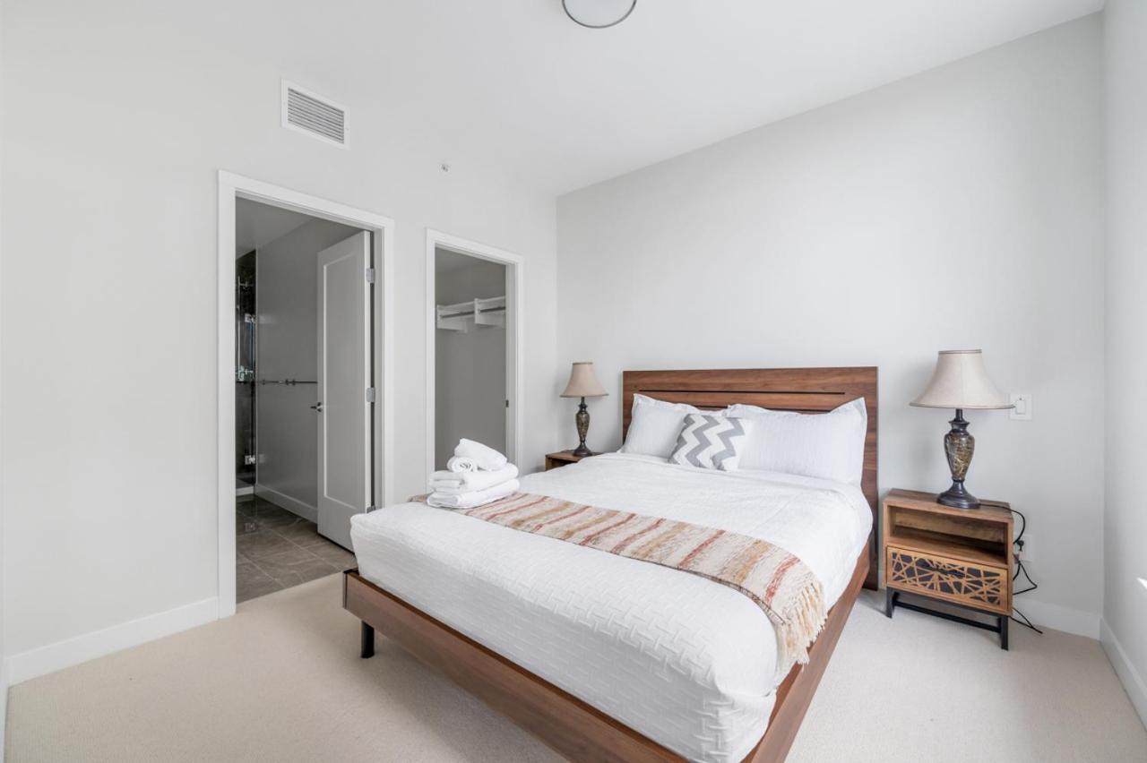 Apartment Urban Oasis: Stylish Retreat At Ubc Vancouver