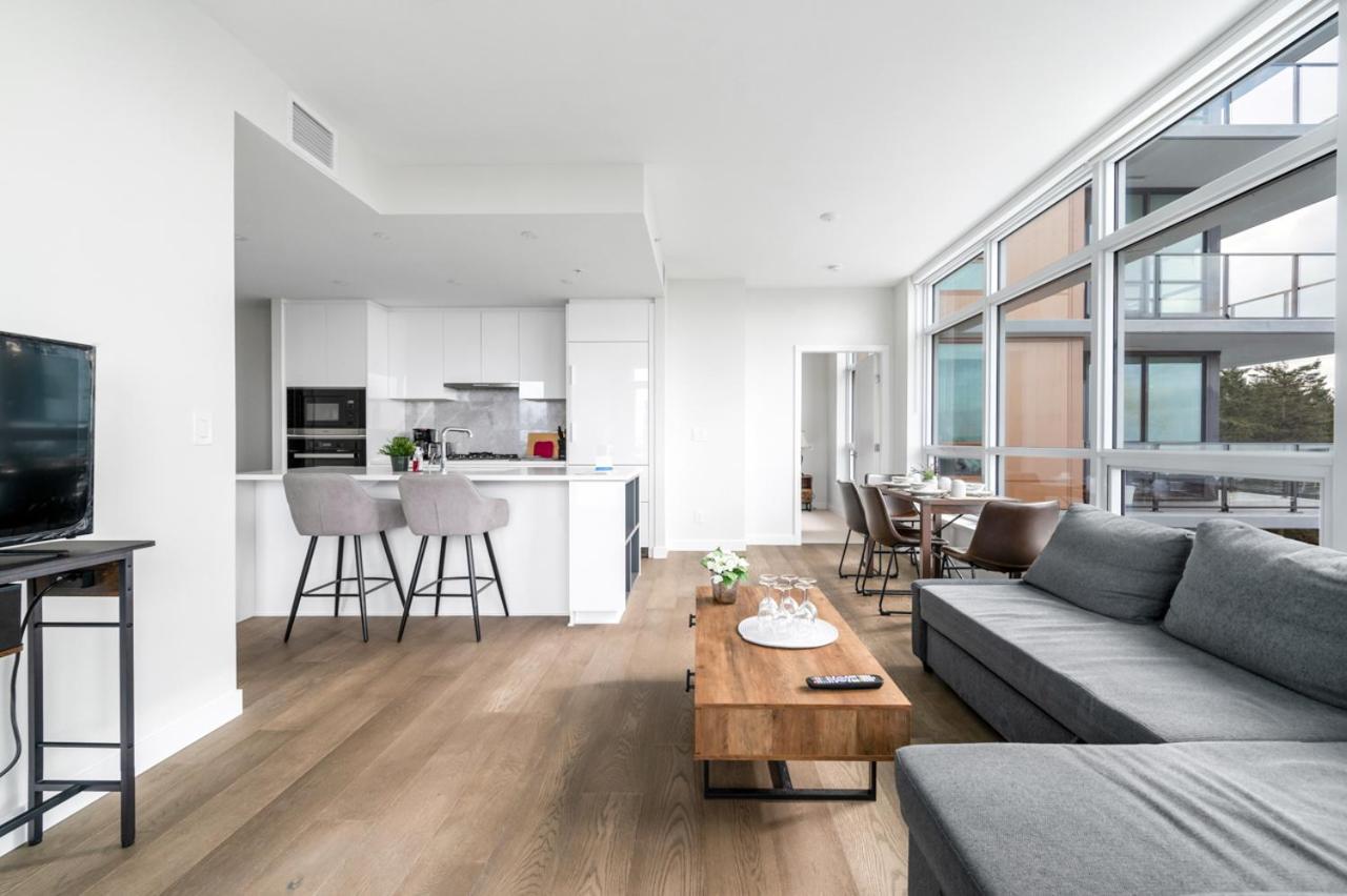 Urban Oasis: Stylish Retreat At Ubc Apartment Vancouver