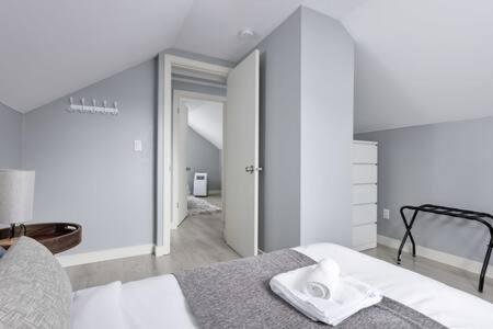 Holiday home Spacious 4 Bedroom House In Park Drive Vancouver