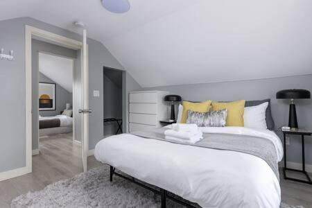 Holiday home Spacious 4 Bedroom House In Park Drive Vancouver