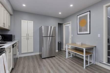 Spacious 4 Bedroom House In Park Drive *