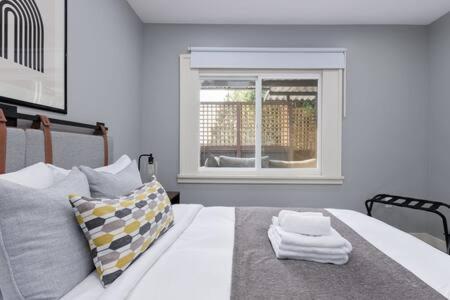 Spacious 4 Bedroom House In Park Drive Holiday home