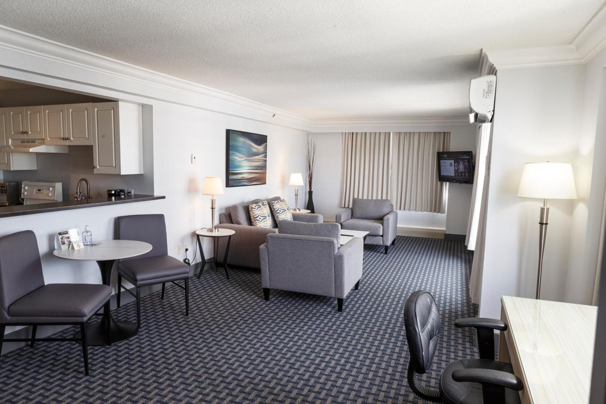 Hotel Century Plaza 3*