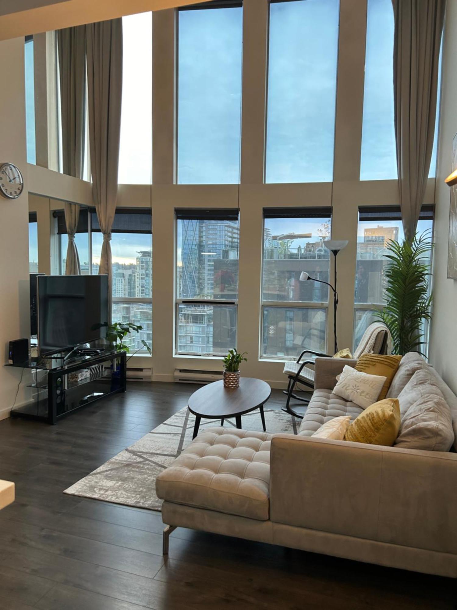 Modern Top-floor 1-bedroom Loft With Free Parking * Vancouver
