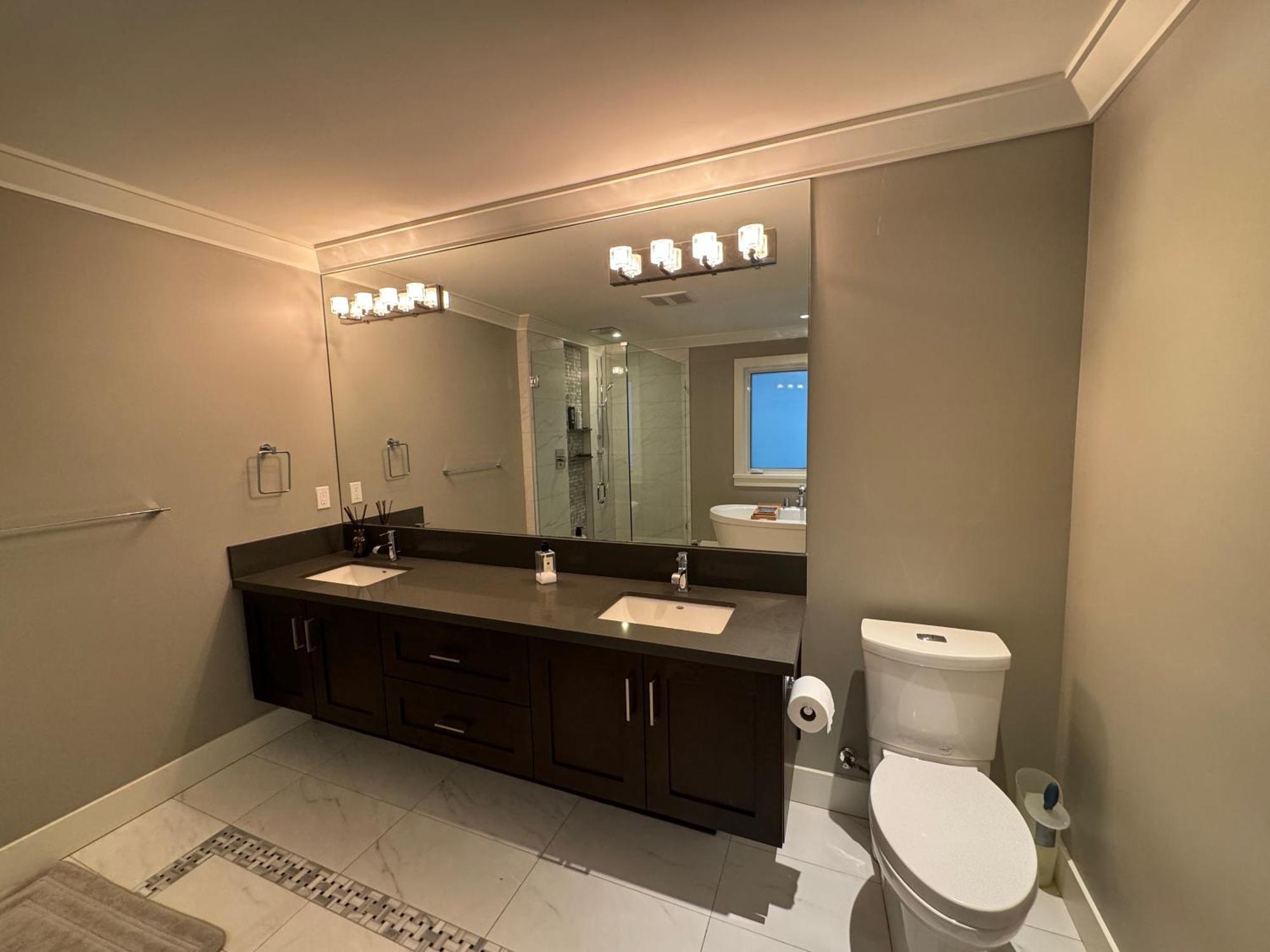 Charming Modern Near Downtown And Ubc Homestay Vancouver