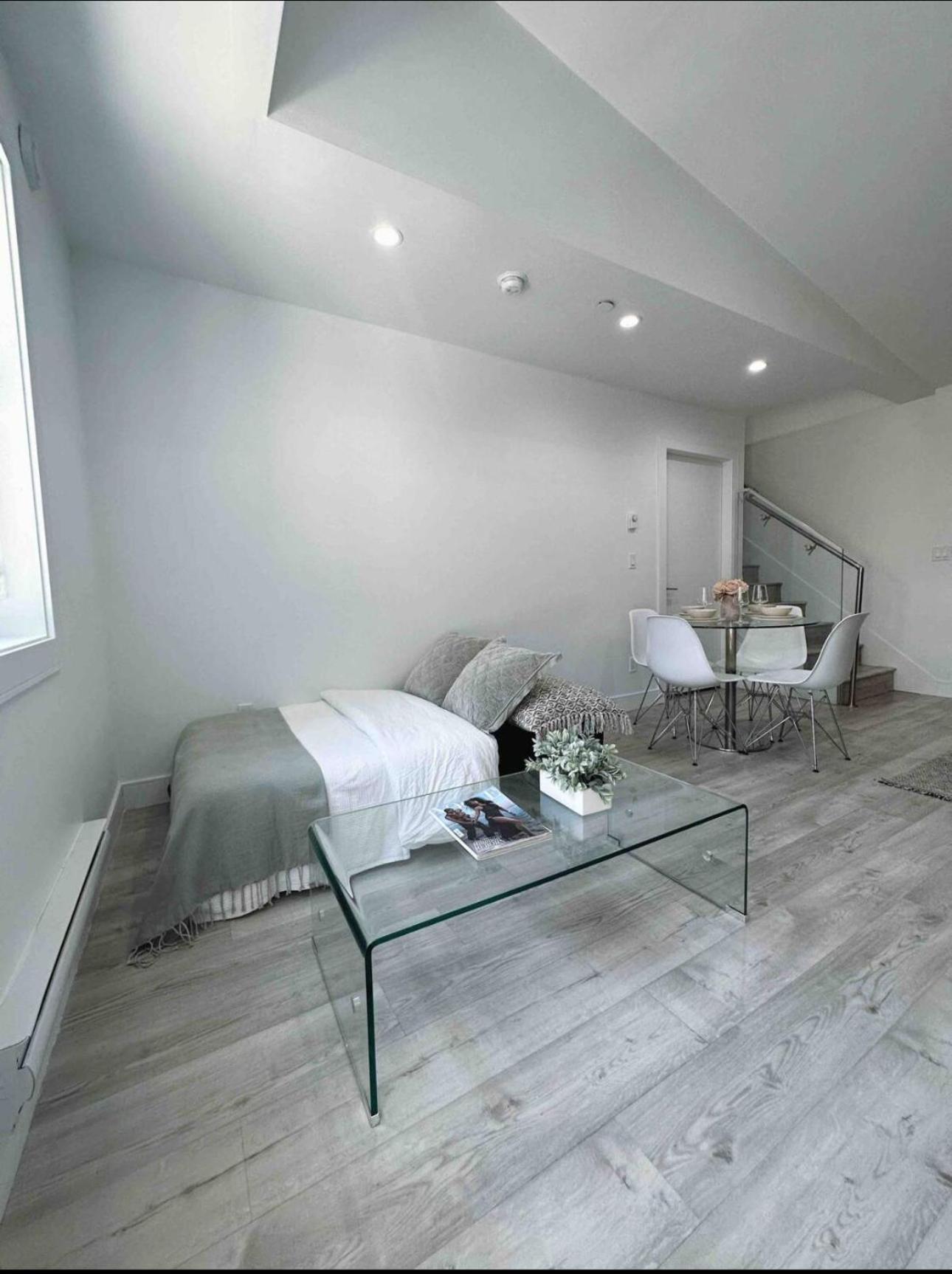 Holiday home Modern In Close To Downtown And Airport Vancouver