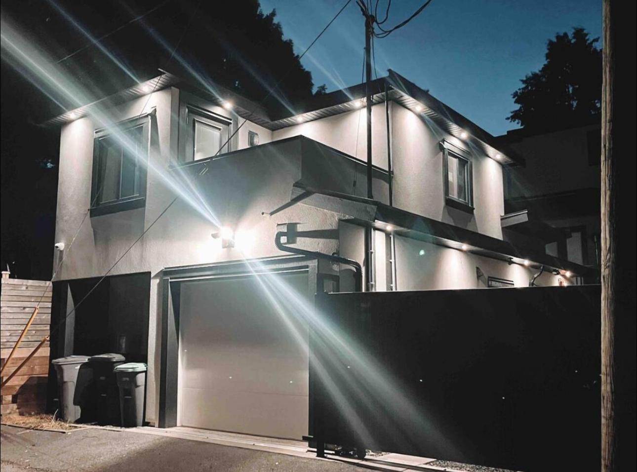 Modern In Close To Downtown And Airport Holiday home Vancouver