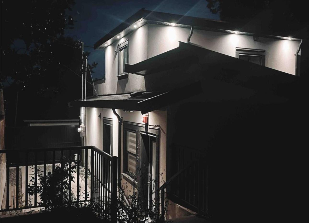 Modern In Close To Downtown And Airport Holiday home Vancouver