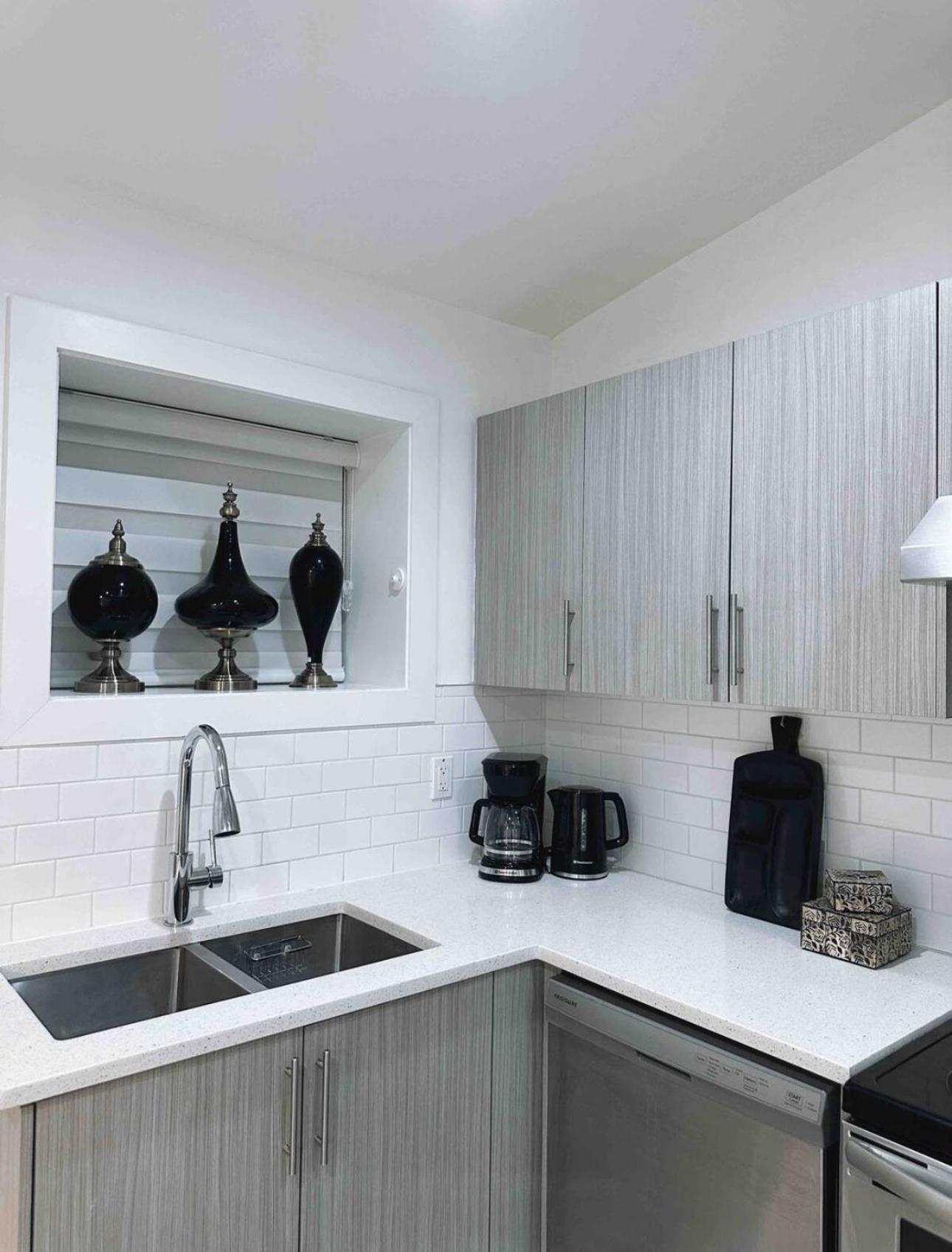 Holiday home Modern In Close To Downtown And Airport *