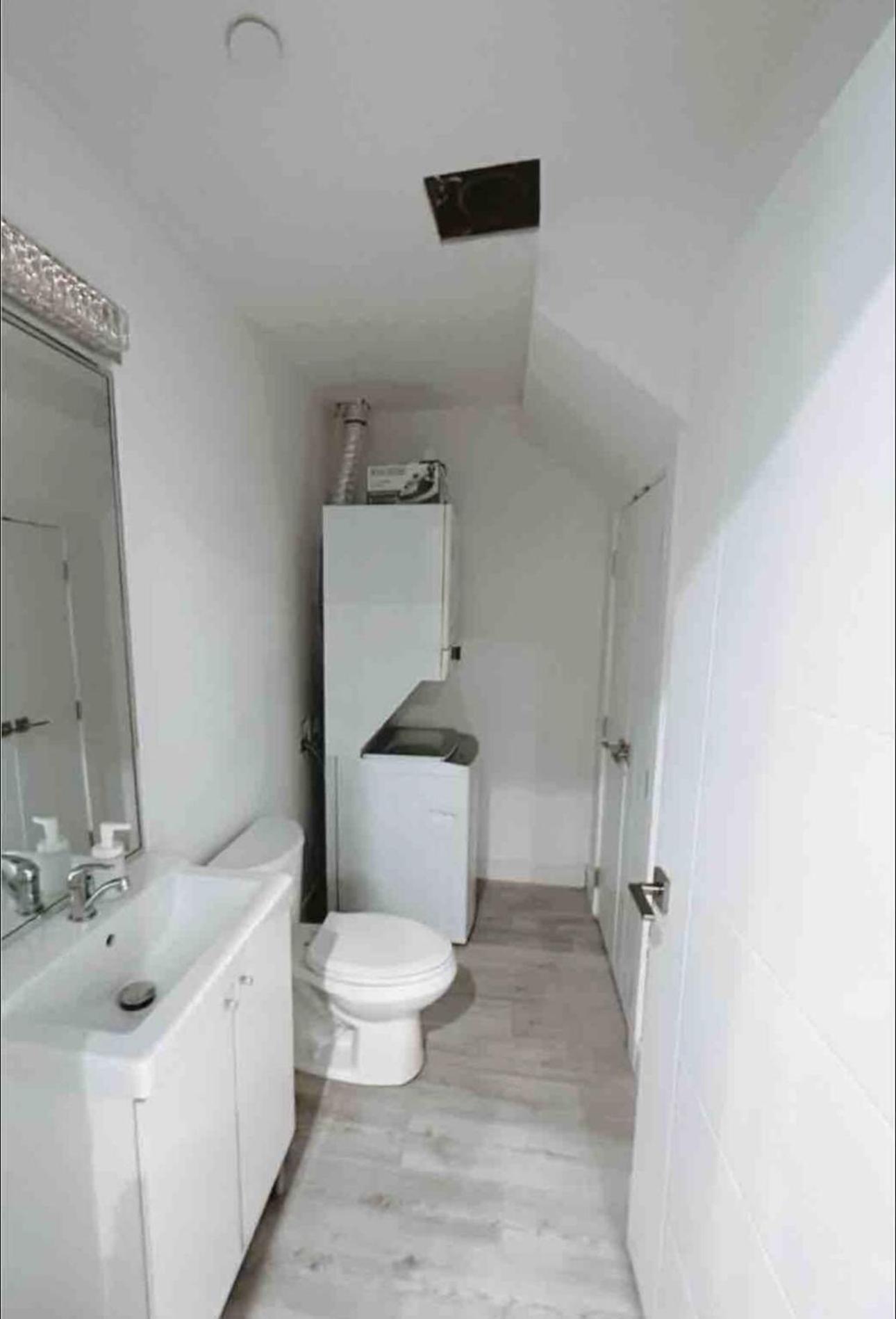 Modern In Close To Downtown And Airport Holiday home *