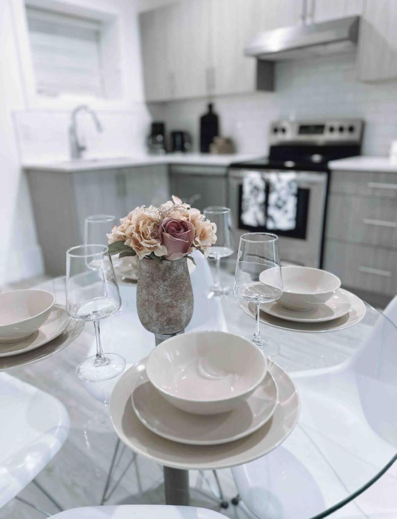 Holiday home Modern In Close To Downtown And Airport Vancouver