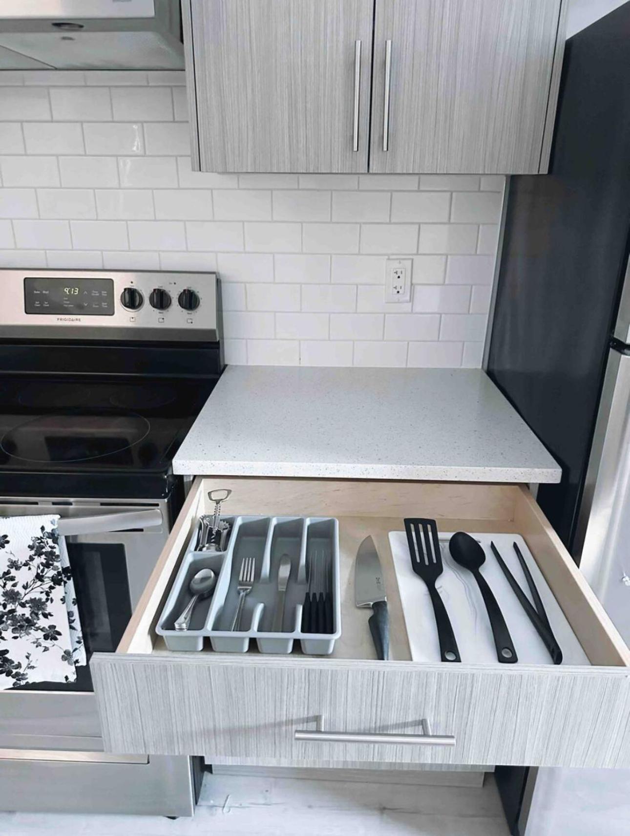 Modern In Close To Downtown And Airport Holiday home