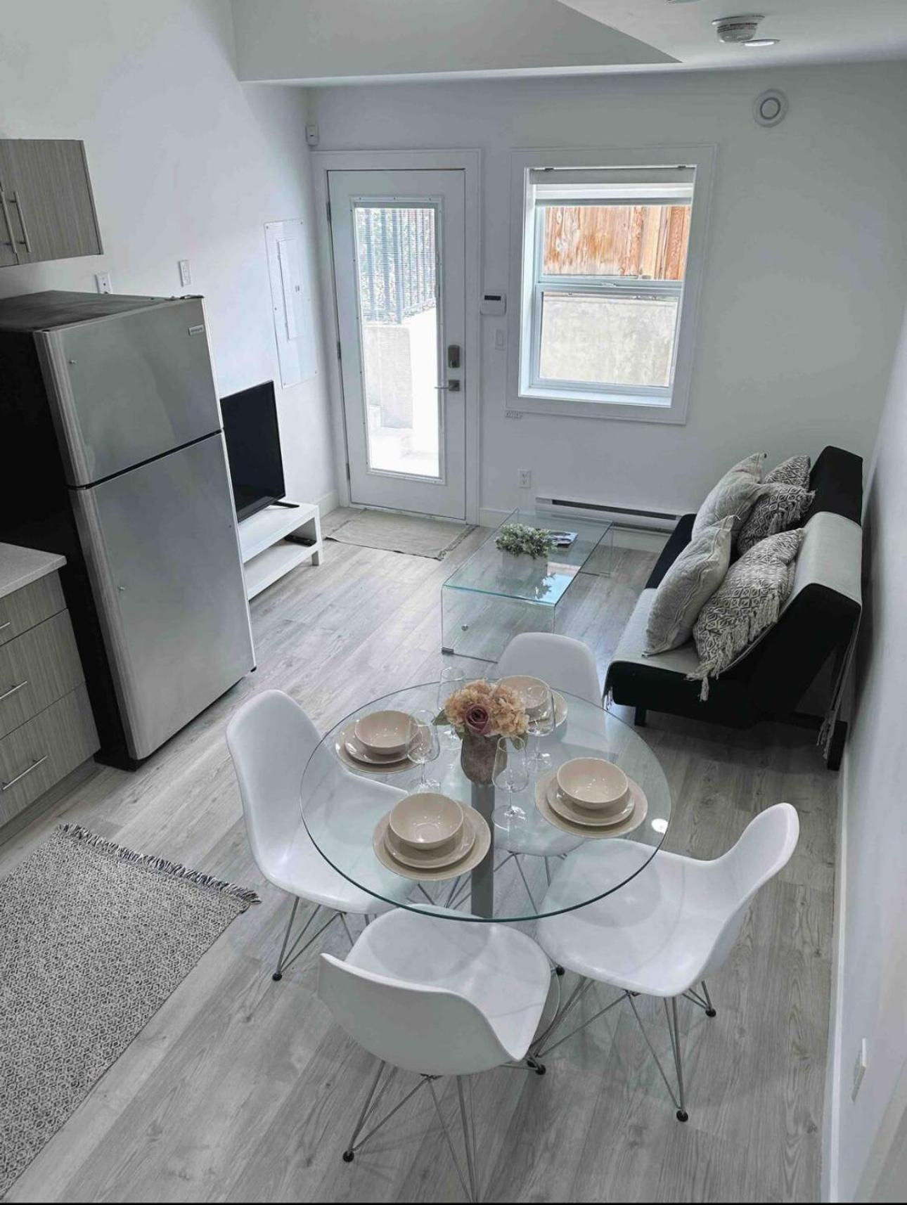Holiday home Modern In Close To Downtown And Airport *