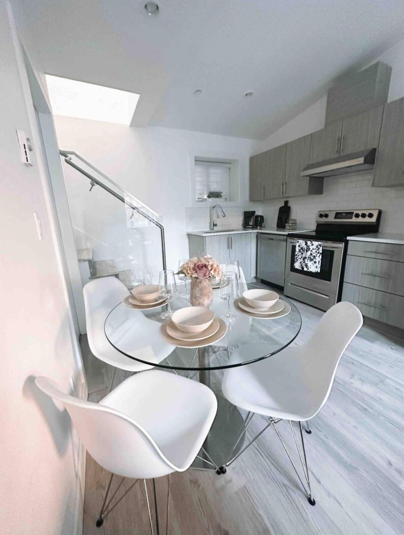 Holiday home Modern In Close To Downtown And Airport