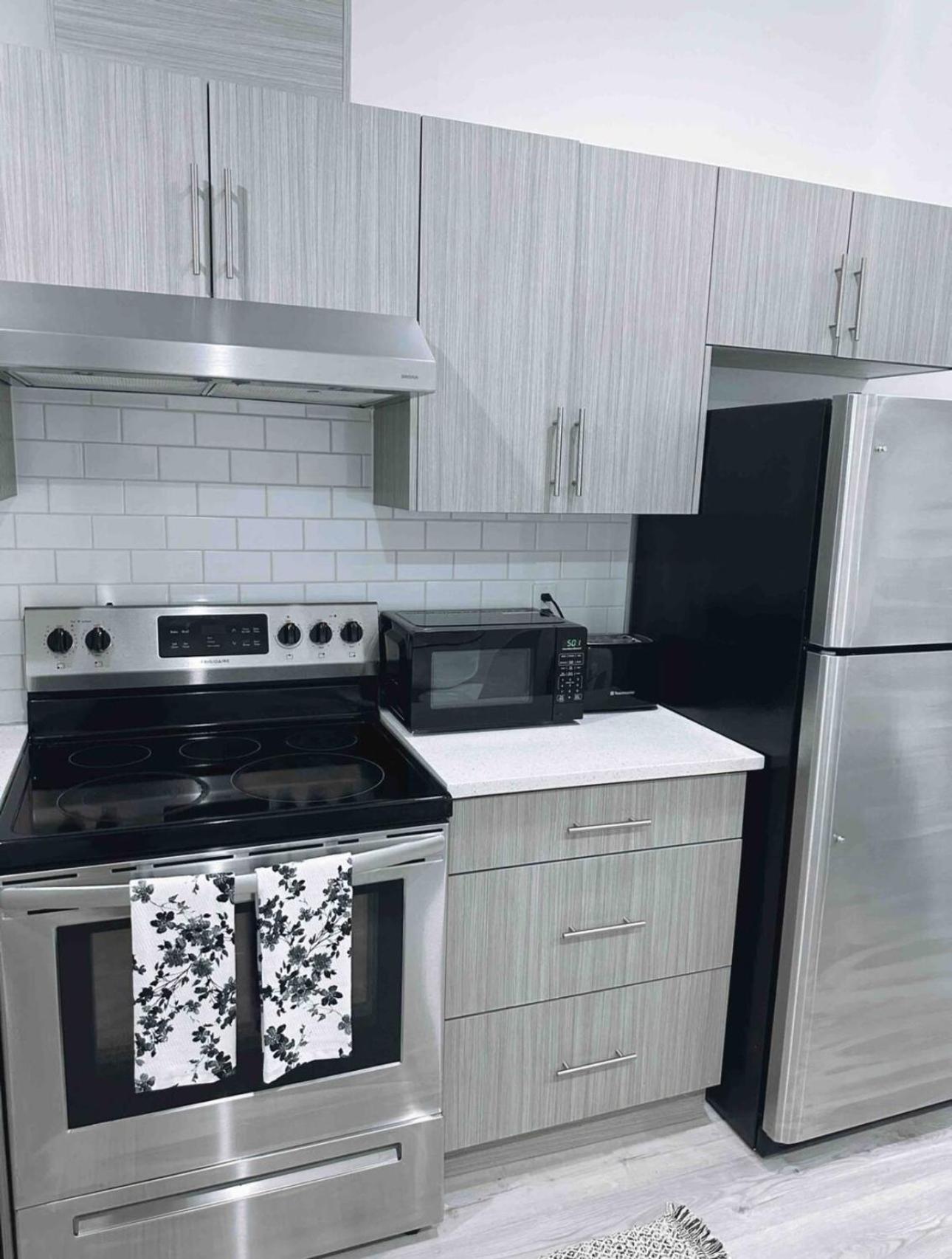 Modern In Close To Downtown And Airport