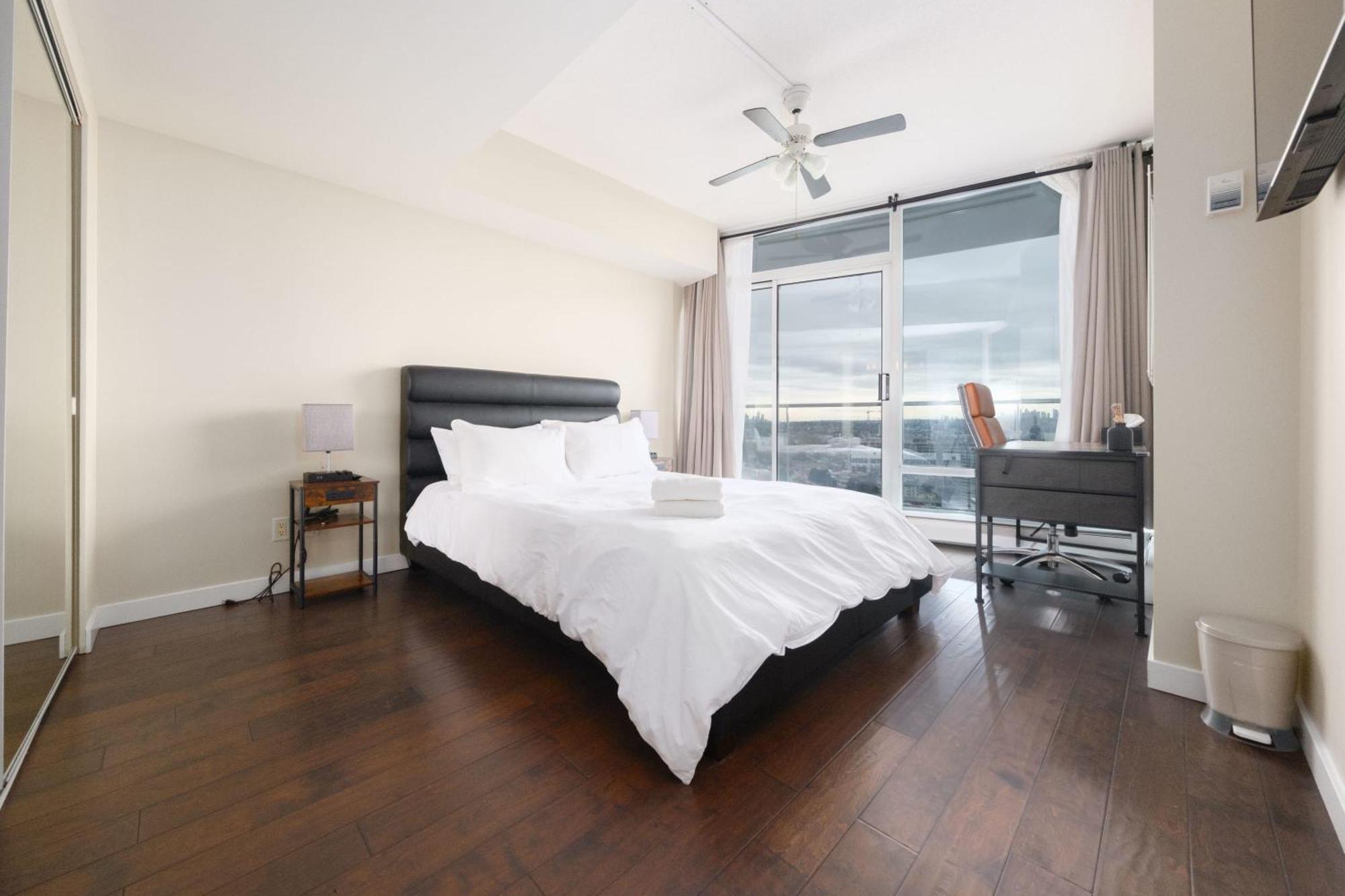 Sub-penthouse With Jacuzzi Pool & Sauna *