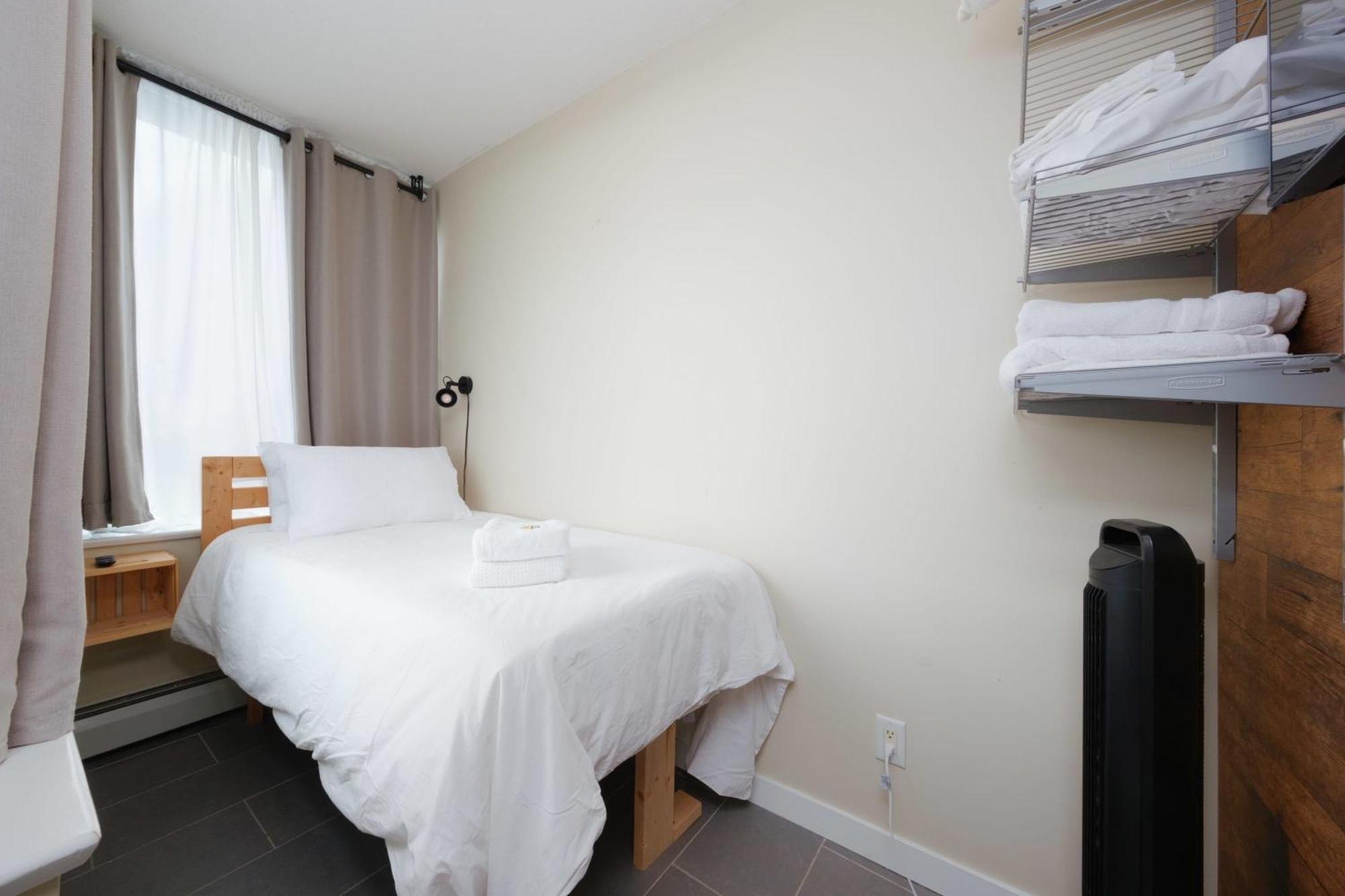 Apartment Sub-penthouse With Jacuzzi Pool & Sauna Vancouver