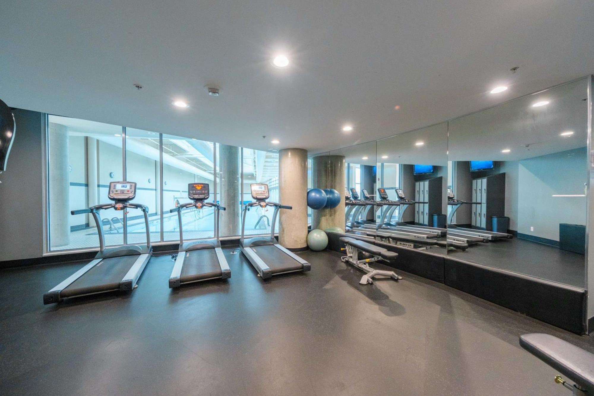 Sub-penthouse With Jacuzzi Pool & Sauna Apartment *