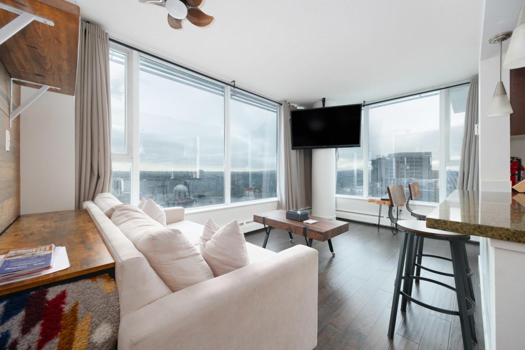 Sub-penthouse With Jacuzzi Pool & Sauna Apartment