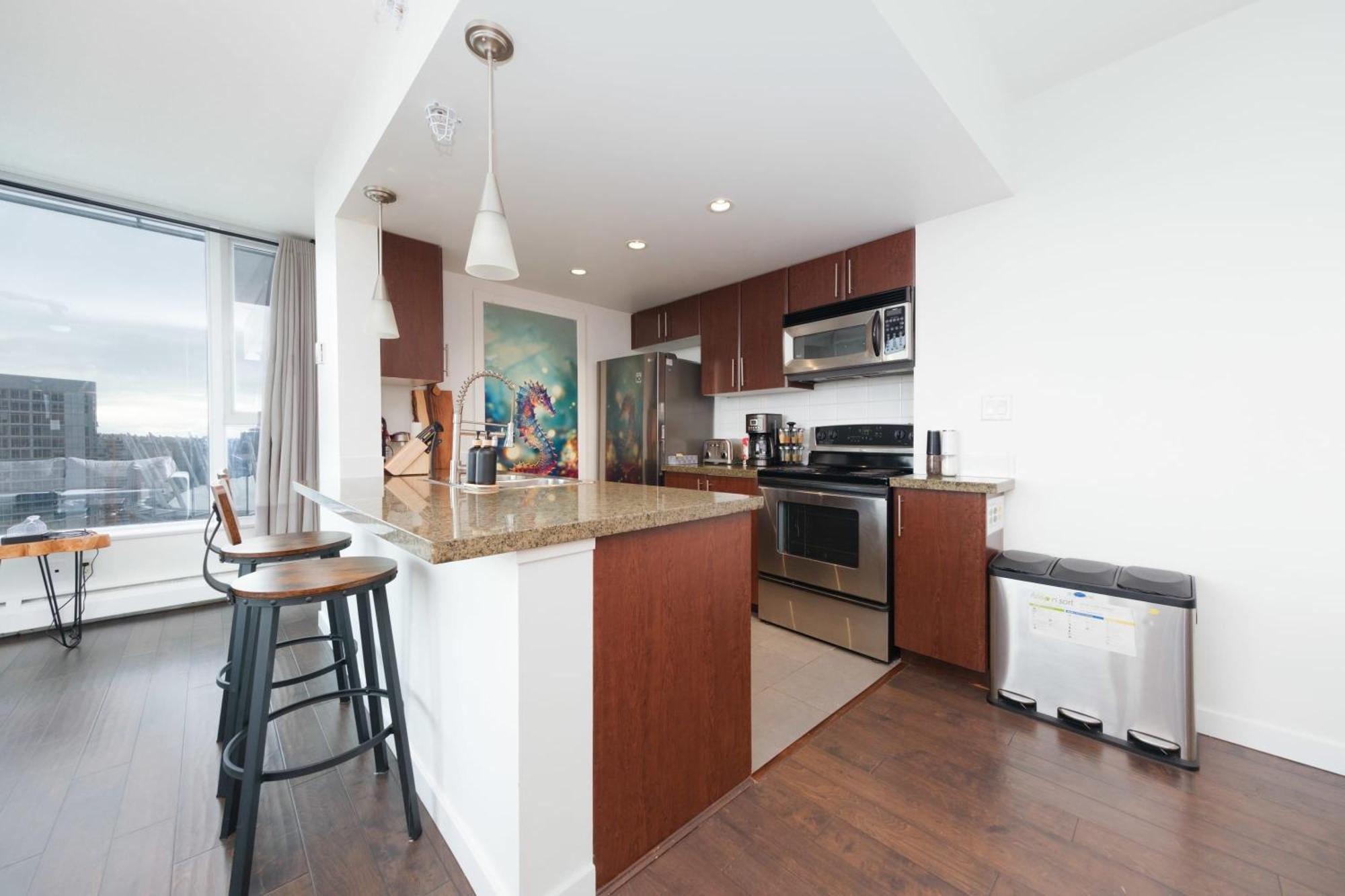 Sub-penthouse With Jacuzzi Pool & Sauna Apartment *