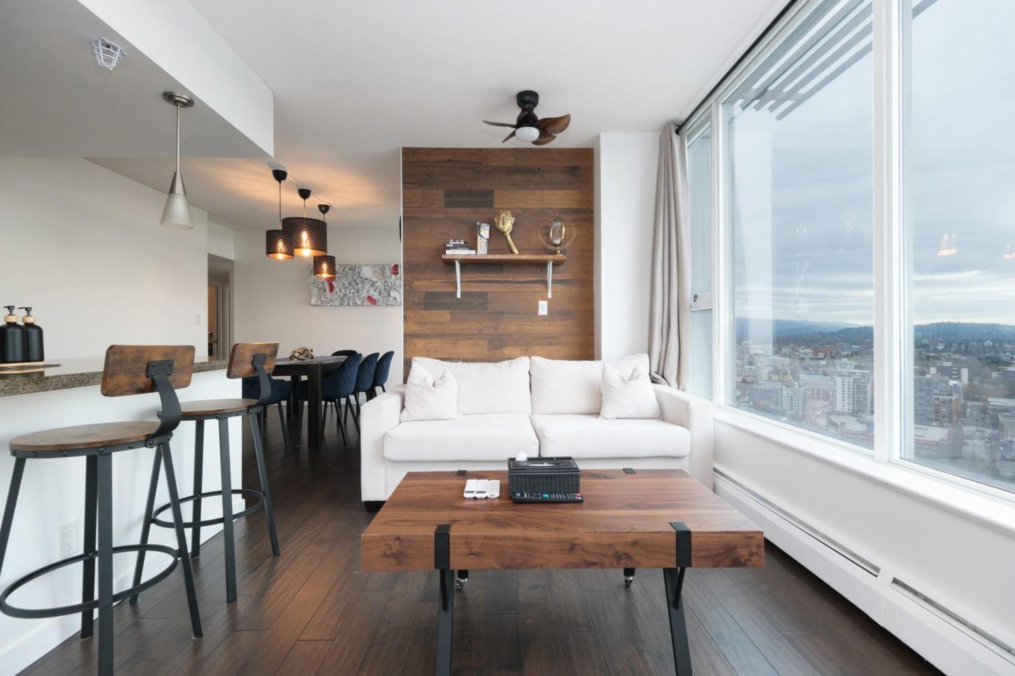 Sub-penthouse With Jacuzzi Pool & Sauna Vancouver