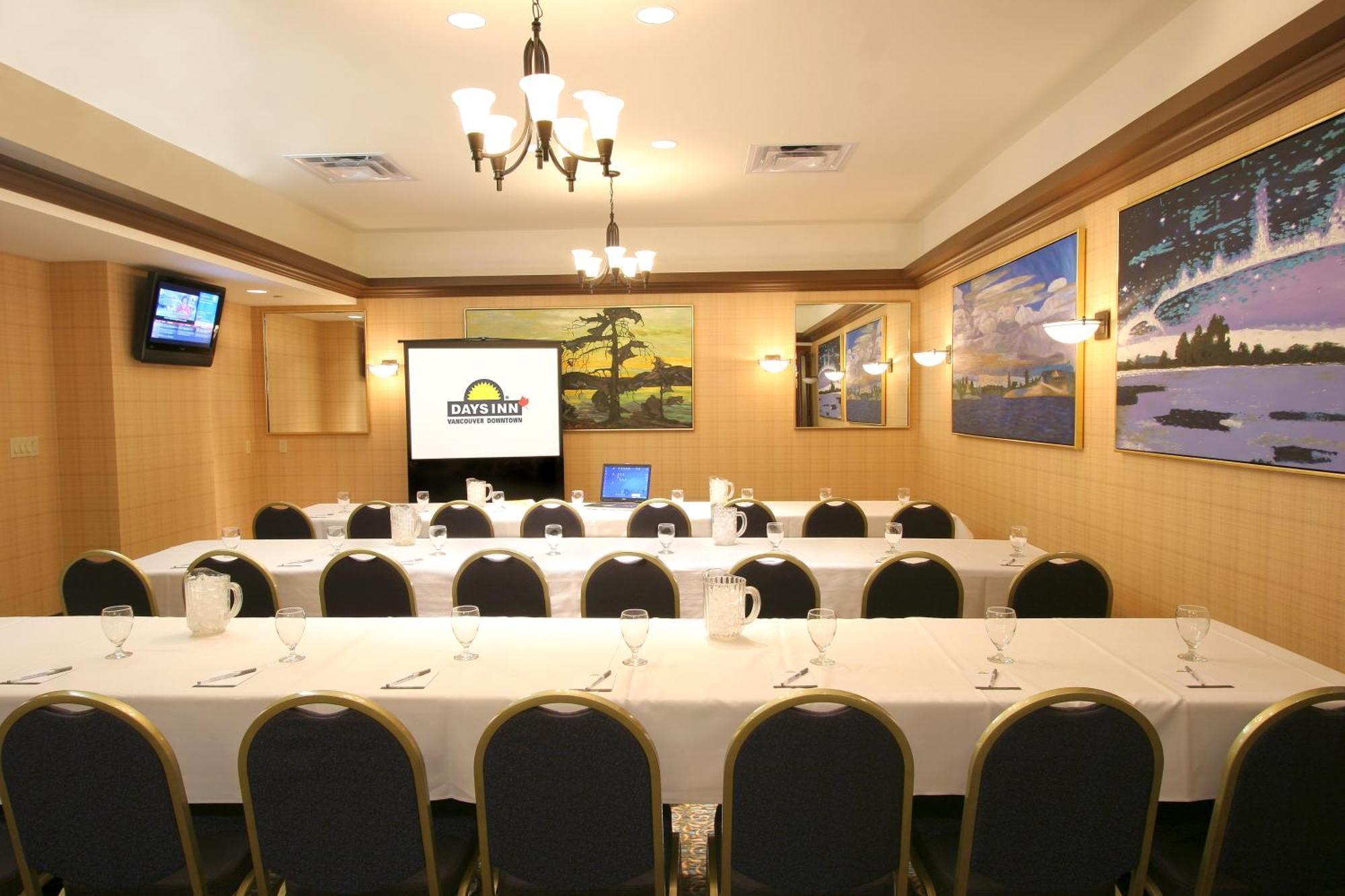 Days By Wyndham Downtown 3* Vancouver