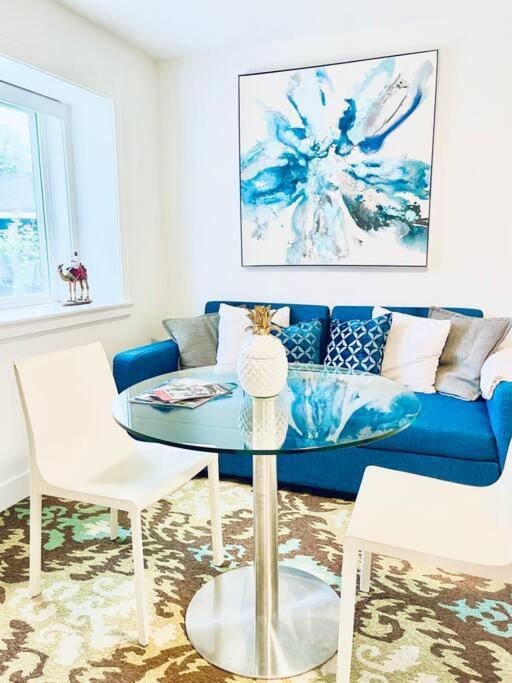Free Breakfast/luxury/modern/vancouver & Burnaby Vancouver