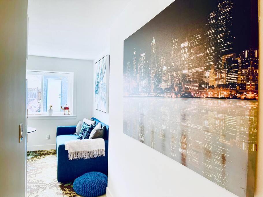 Free Breakfast/luxury/modern/vancouver & Burnaby Apartment *
