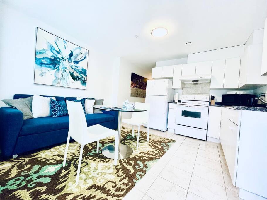 Free Breakfast/luxury/modern/vancouver & Burnaby Vancouver