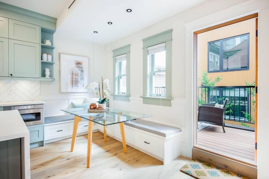 Apartment Easeful 2 Bedroom Unit Near Bay Vancouver
