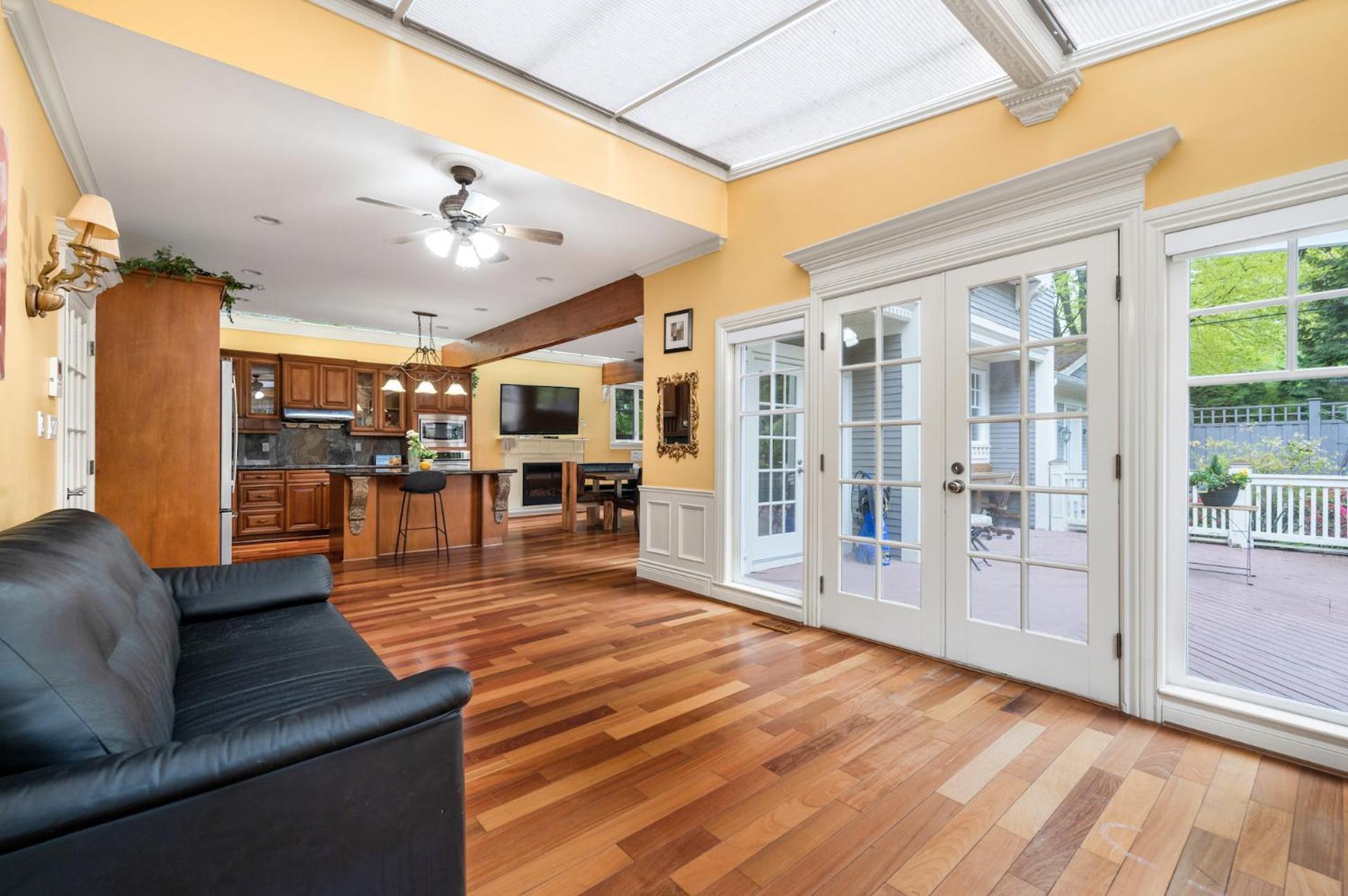Charming Retreat On Cypress Street, Your Away From Guest house Vancouver