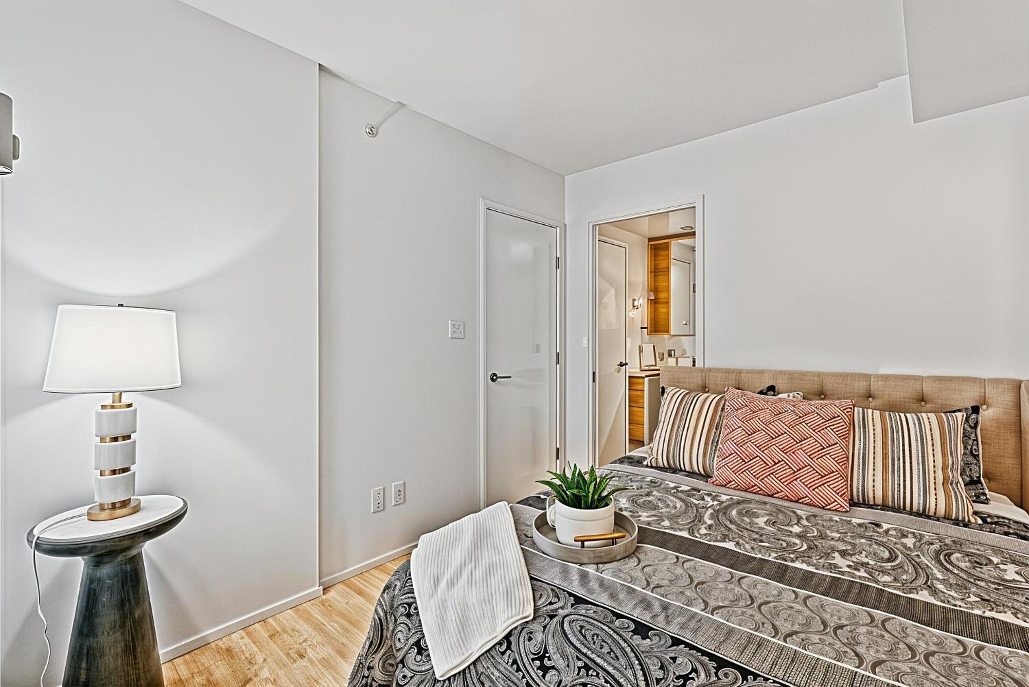 Modern 2-bedroom Duplex In The Heart Of Downtown