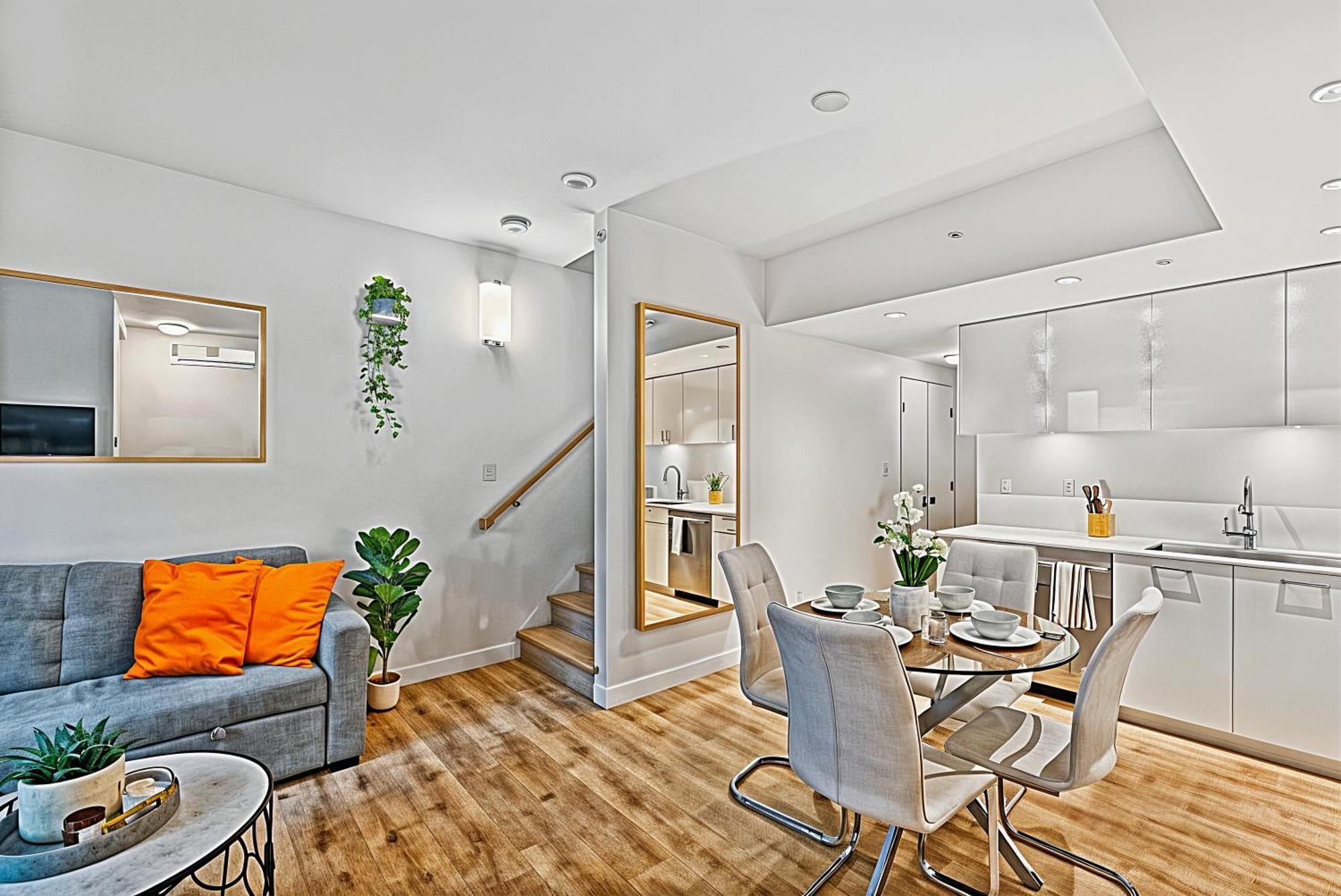 Apartment Modern 2-bedroom Duplex In The Heart Of Downtown