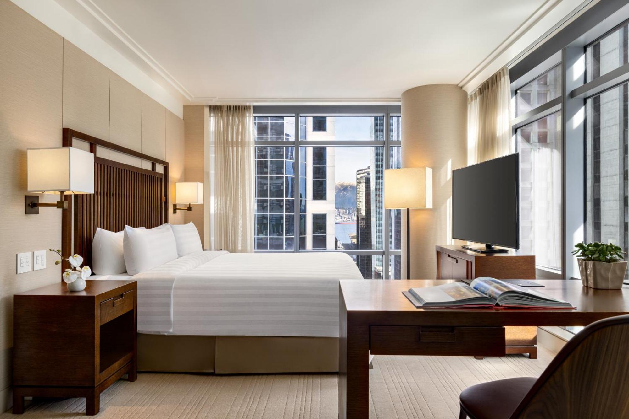 Shangri-la Hotel 5*