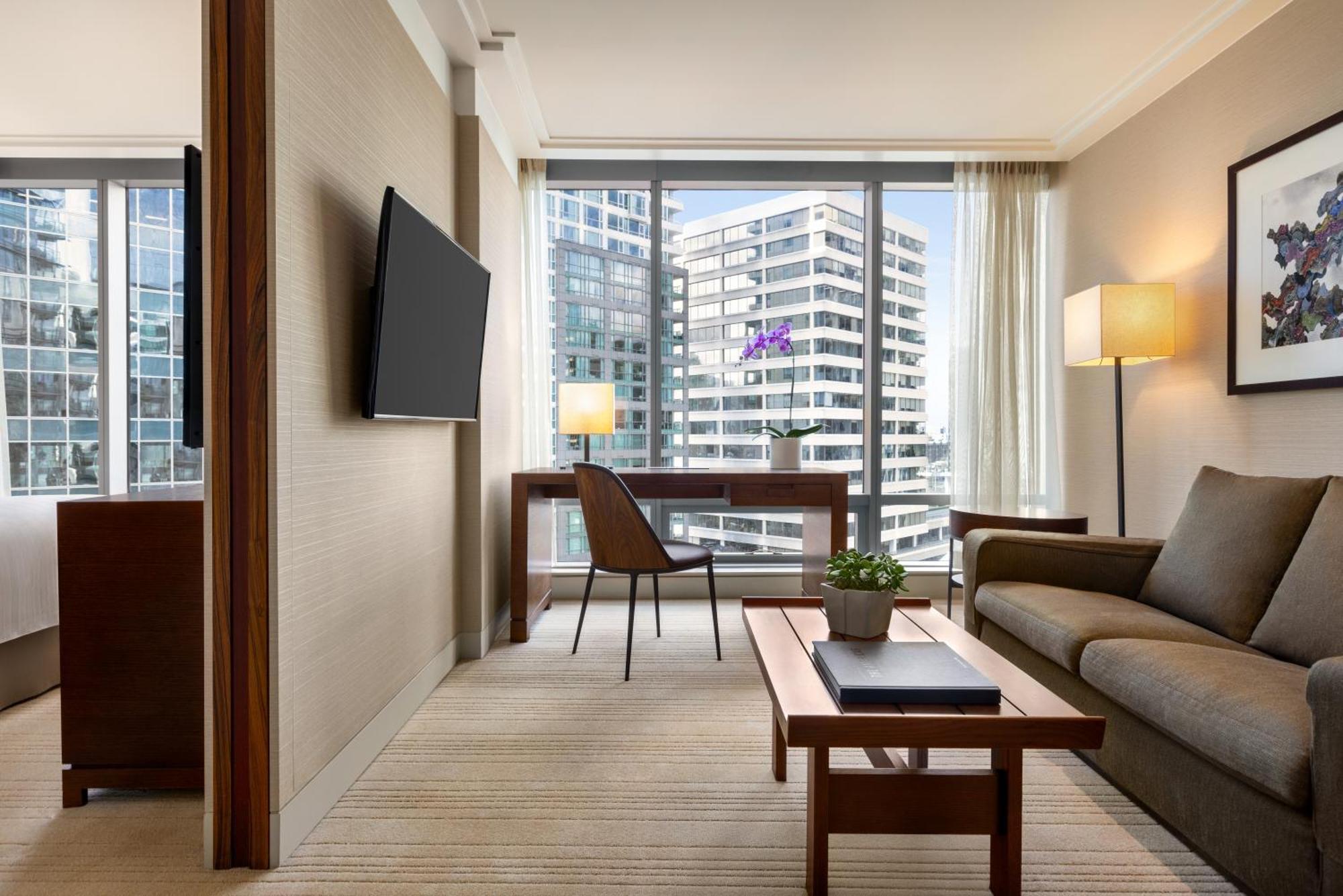 Hotel Shangri-la 5*