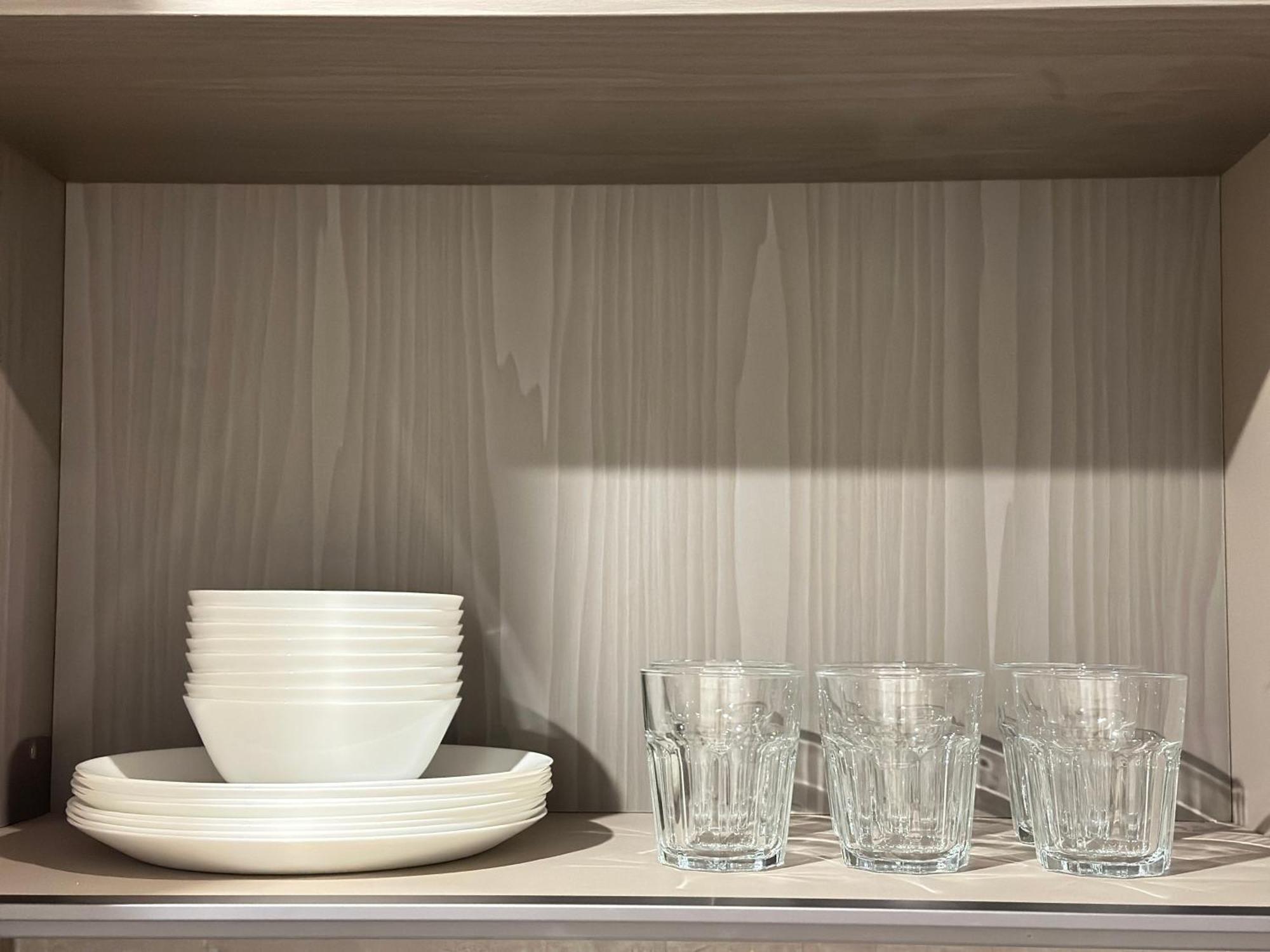Modern New Private Bathroom Suite, 8mins To Ubc& 15mins To Downtown Vancouver