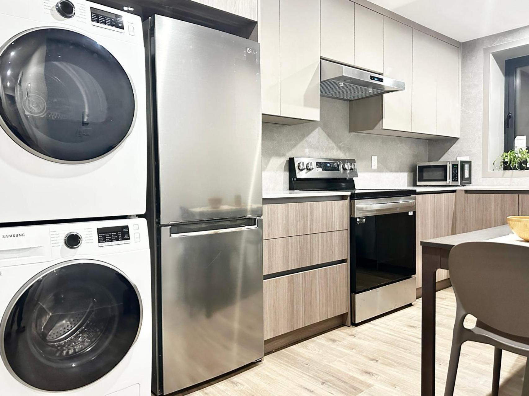 New With Private Bathroom 10 Mins To Ubc *