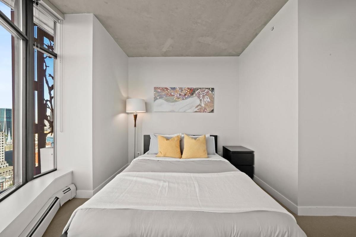 Modern Luxury Retreat In Vibrant Gastown With Parking Holiday home Vancouver