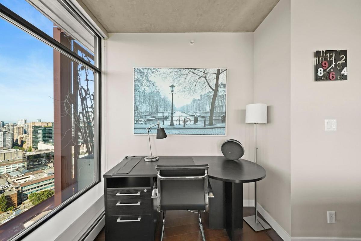 Modern Luxury Retreat In Vibrant Gastown With Parking Vancouver