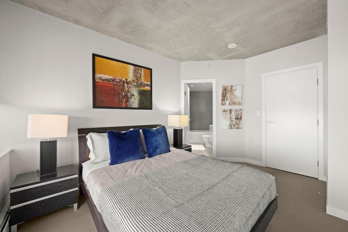 Modern Luxury Retreat In Vibrant Gastown With Parking Holiday home Vancouver