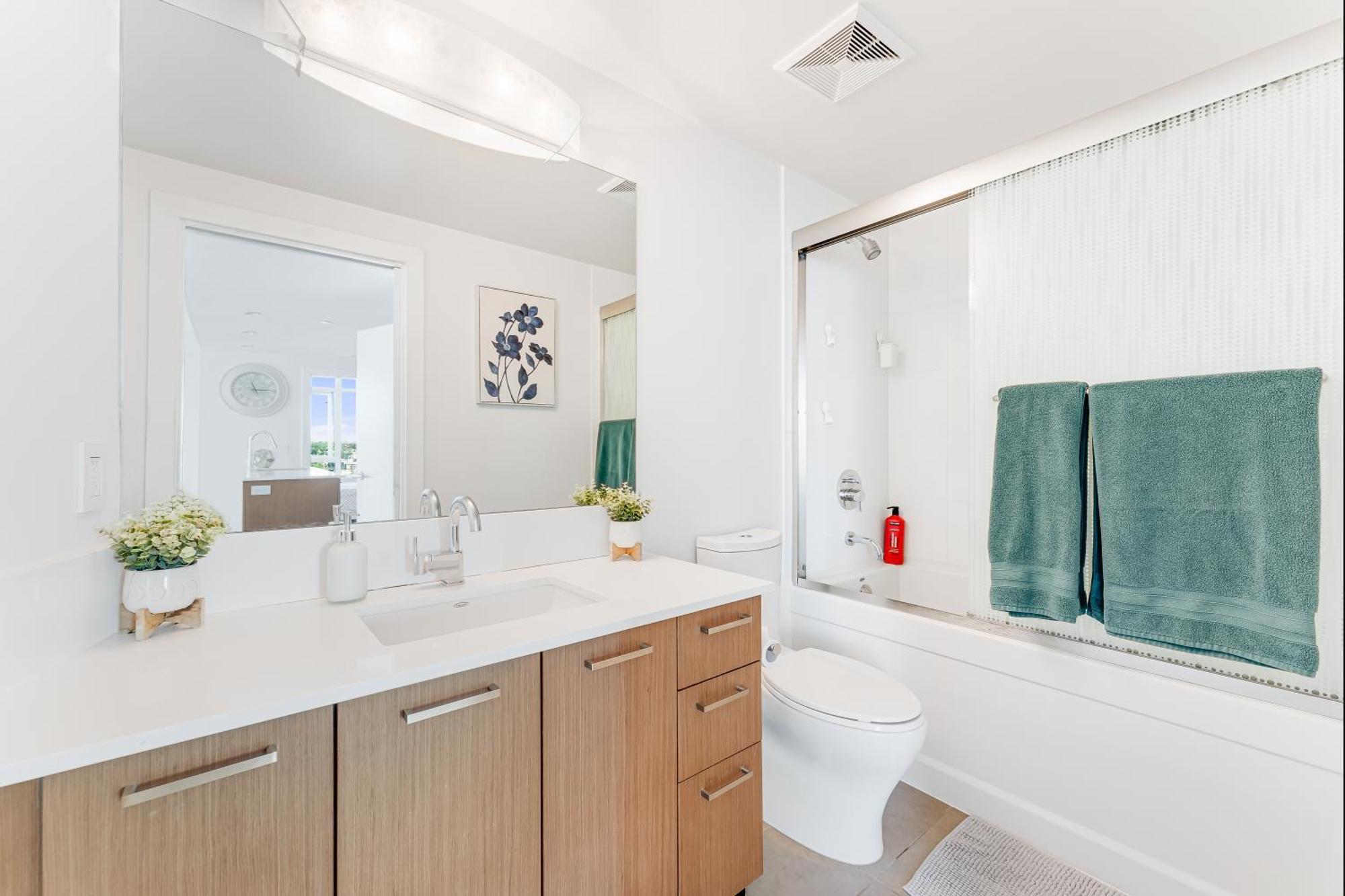 Luxurious 2-bedroom Retreat With Panoramic Cityscape * Vancouver