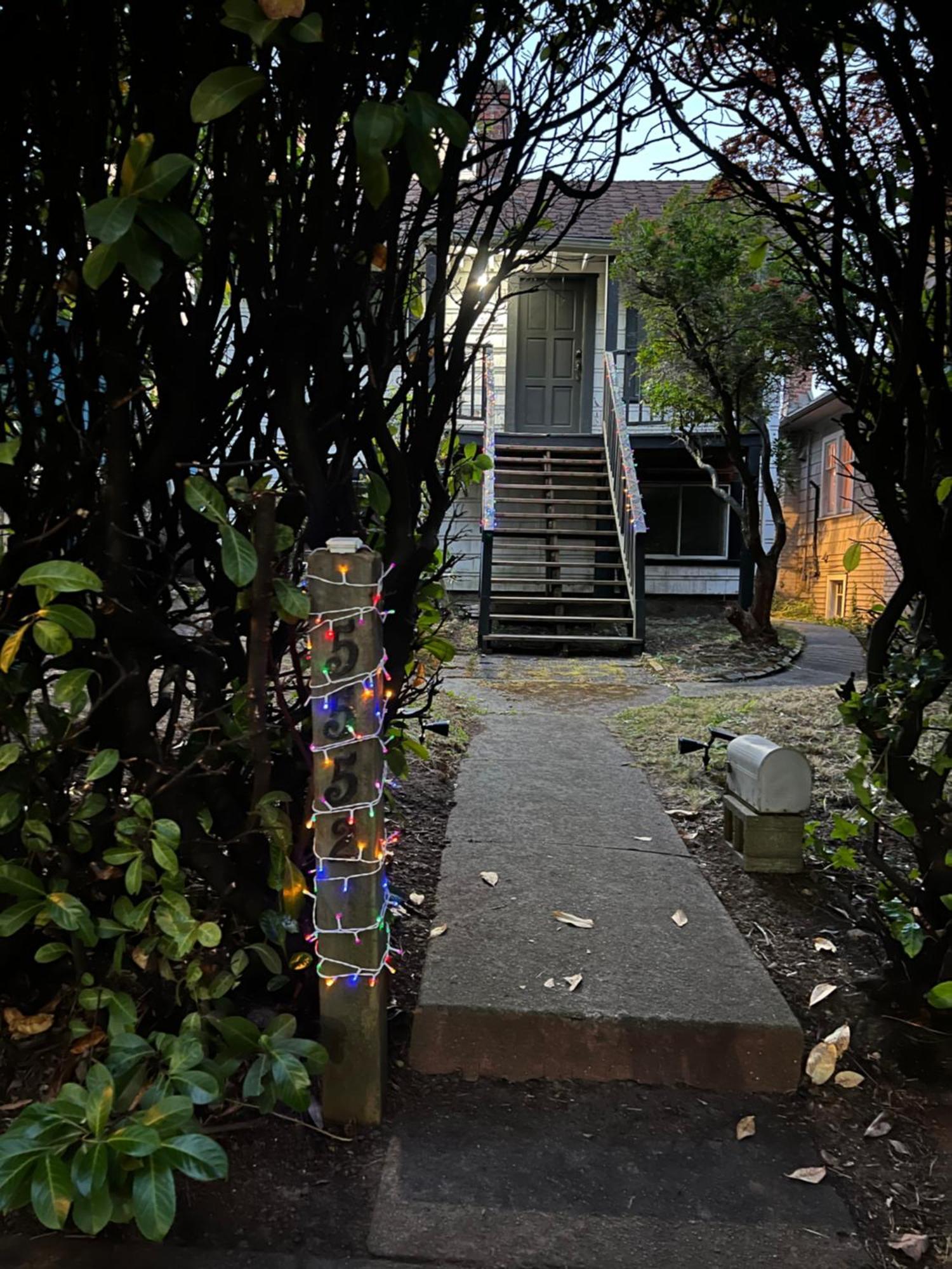 Homestay Larch House In West *